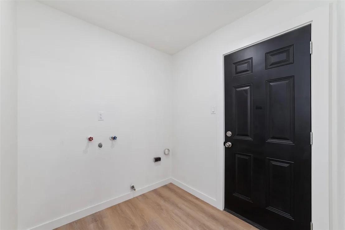 Photo of 7910 Oak Moss Drive