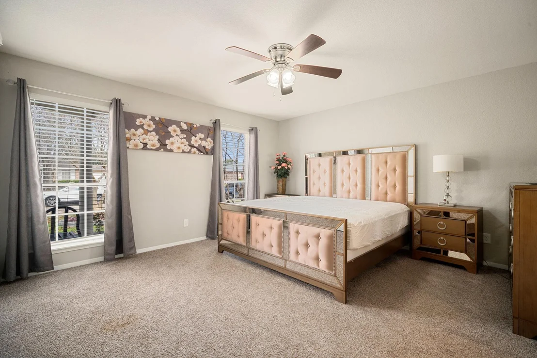 Photo of 9019 Grape Street