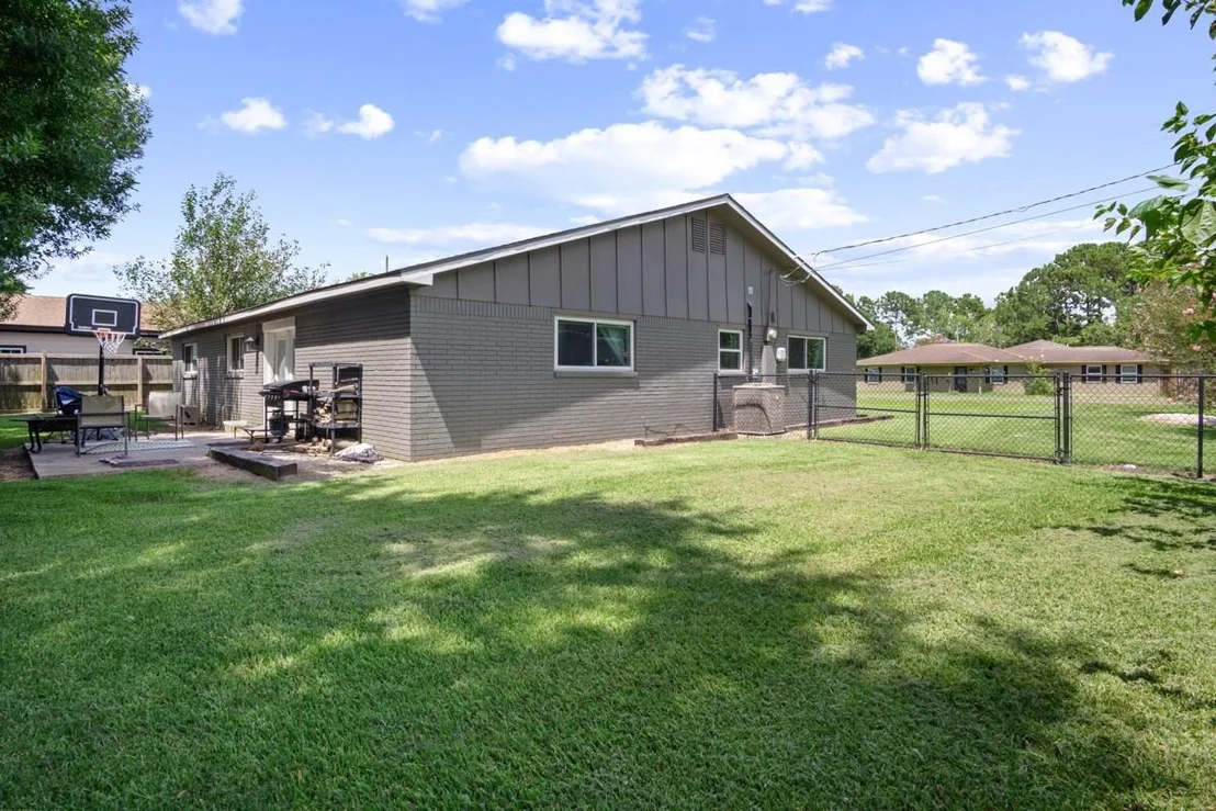 Photo of 138 N Lake Drive