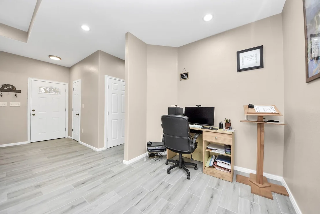 Photo of 6543 Crestford Lane