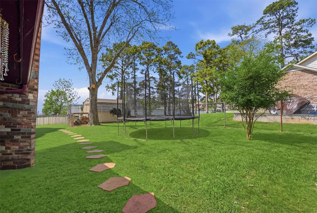 Photo of 18327 Shoreline Drive