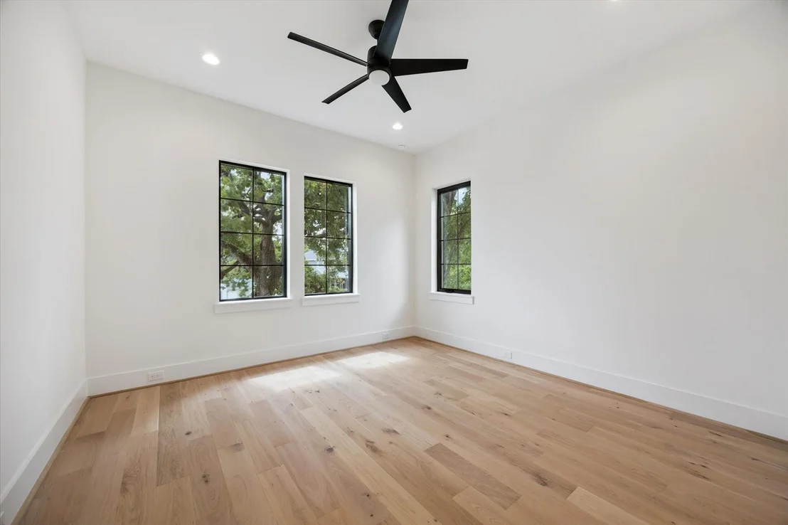 Photo of 938 Gardenia Drive