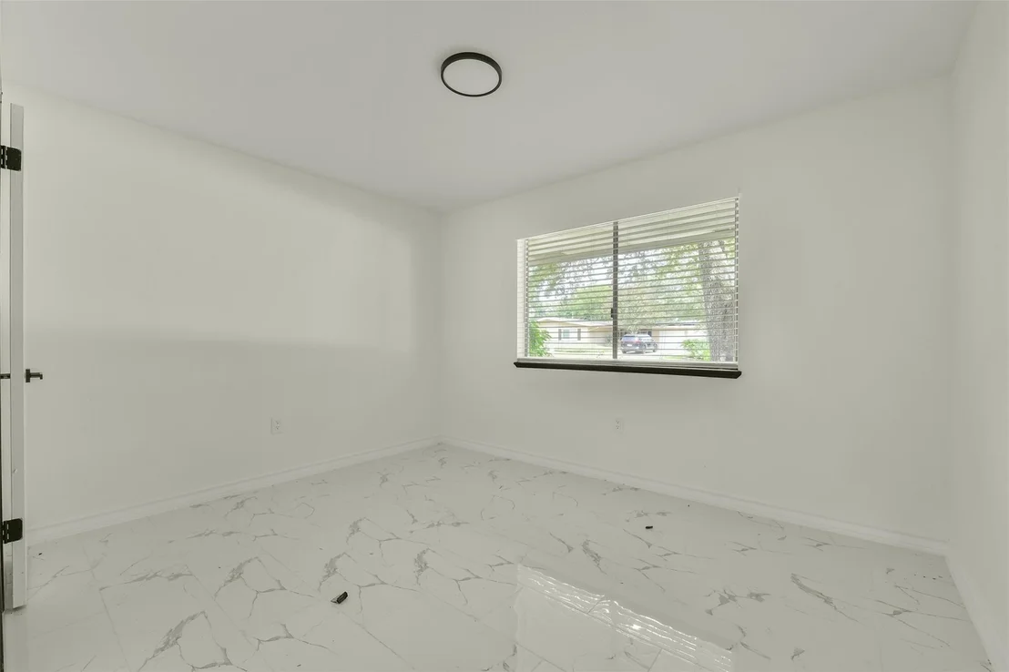 Photo of 1616 Redway Lane