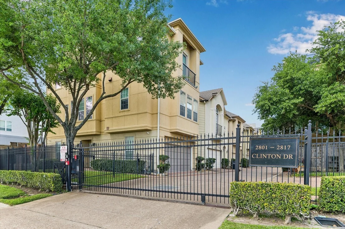 Photo of 2813 Clinton Drive