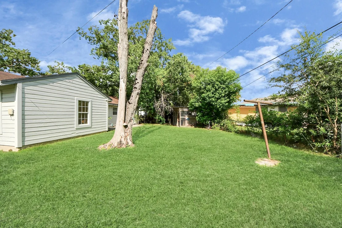 Photo of 4905 Burma Street