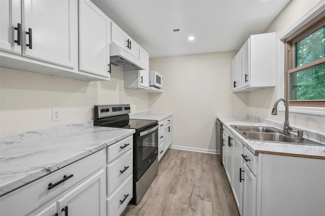 Photo of 725 Lafayette Street
