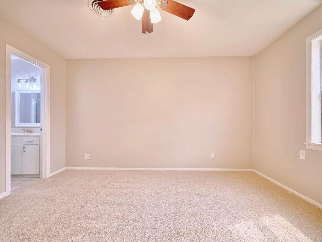 Photo of 3002 Lamar Circle