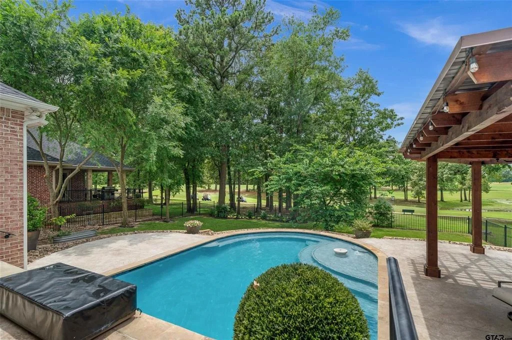 Photo of 420 Bunker Drive