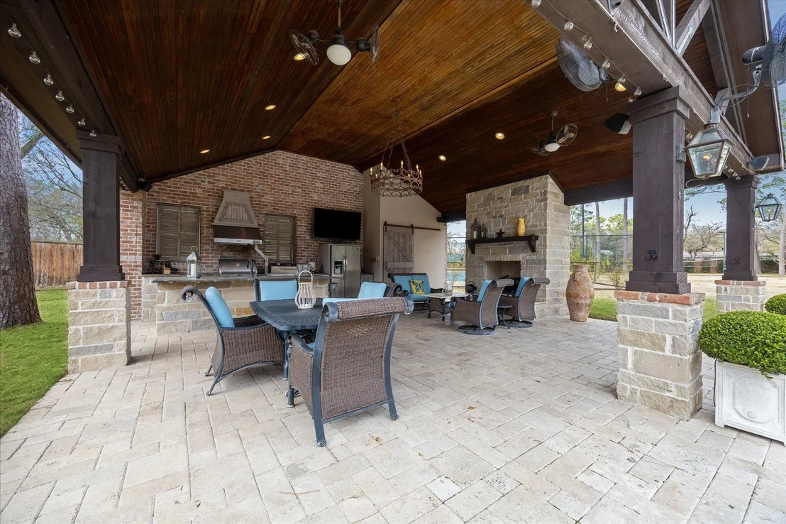 Photo of 21 W Rivercrest Drive