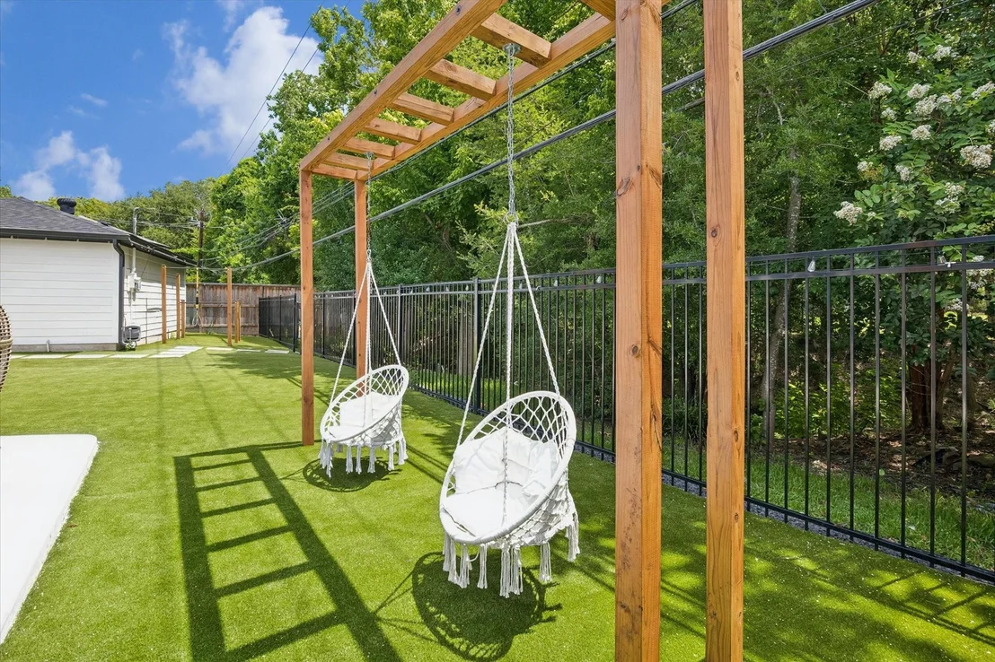 Photo of 115 Blue Willow Drive