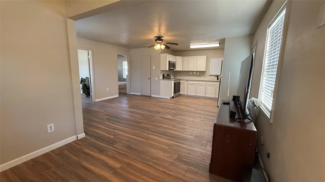 Photo of 201 Hackberry Lane