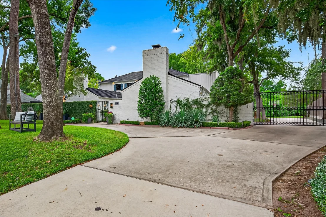 Photo of 415 Ramblewood Road