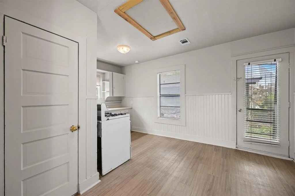 Photo of 606 E 4th Street