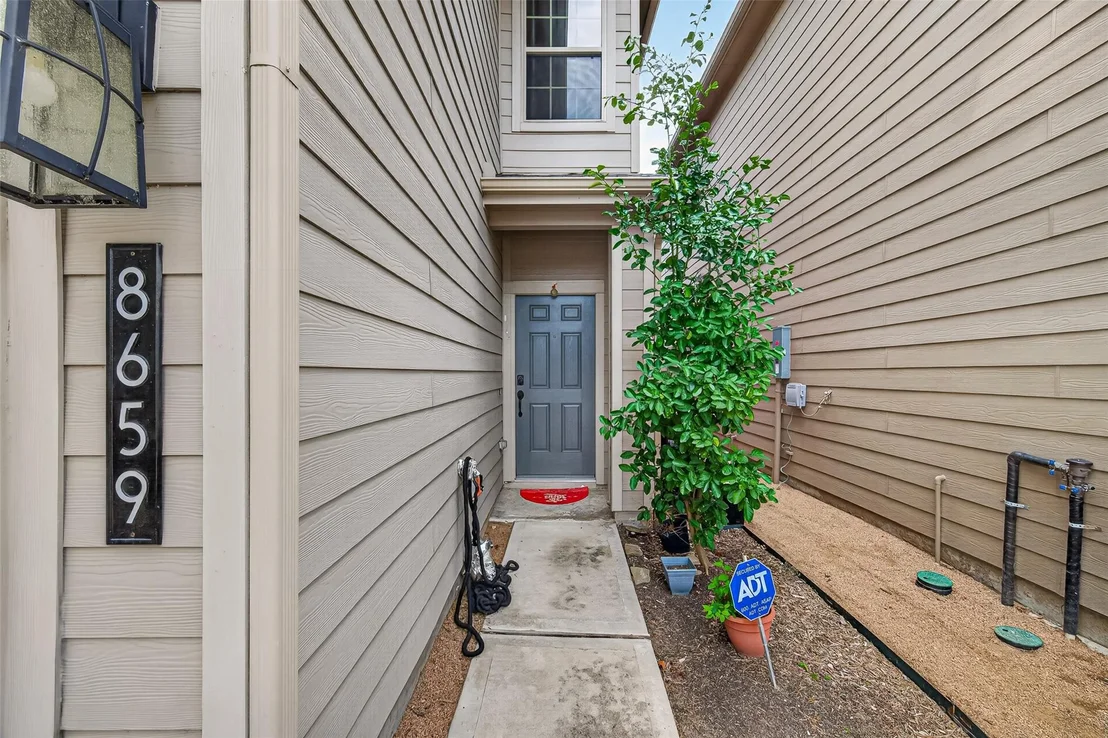 Photo of 8659 Cedardale Park Drive