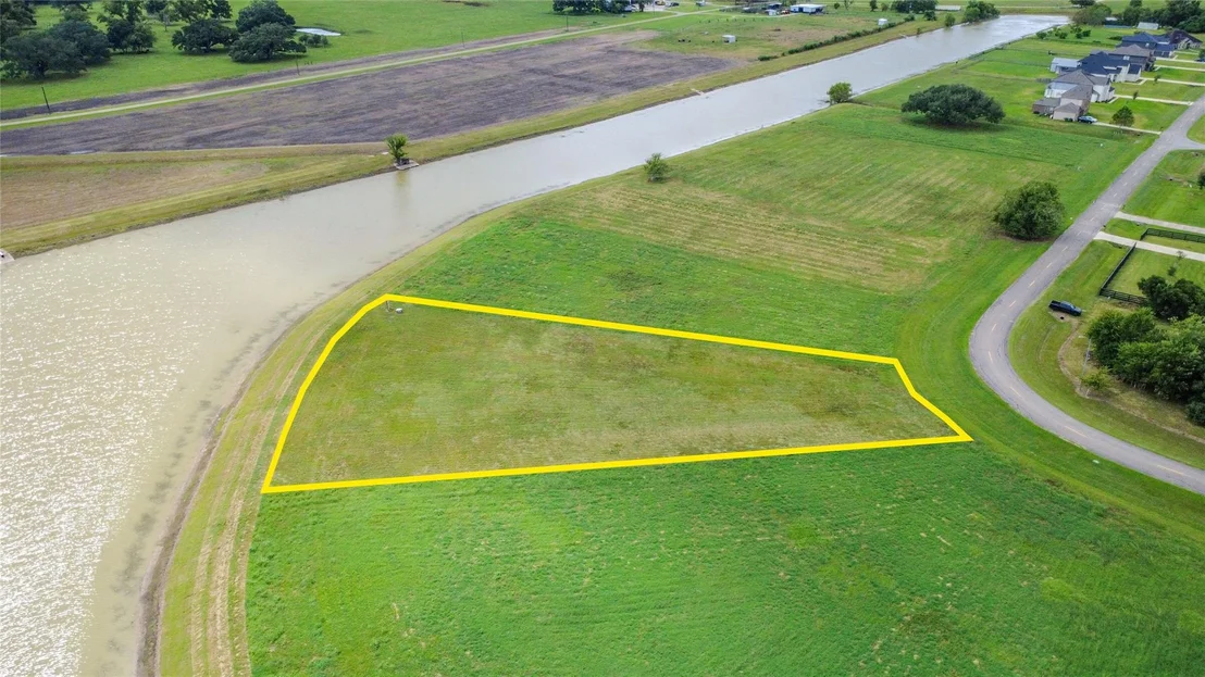 Photo of 1302 Lakeland Circle