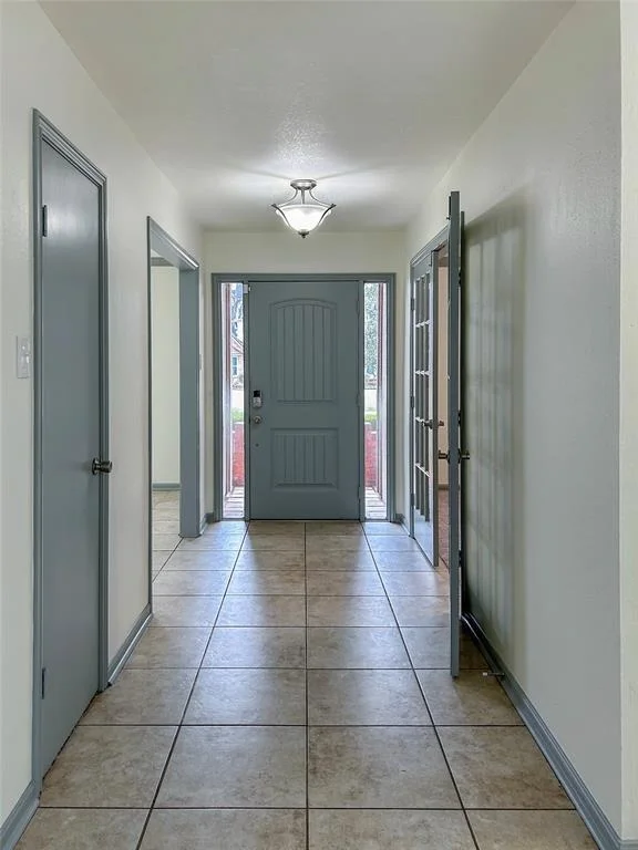 Photo of 129 White Oak Drive