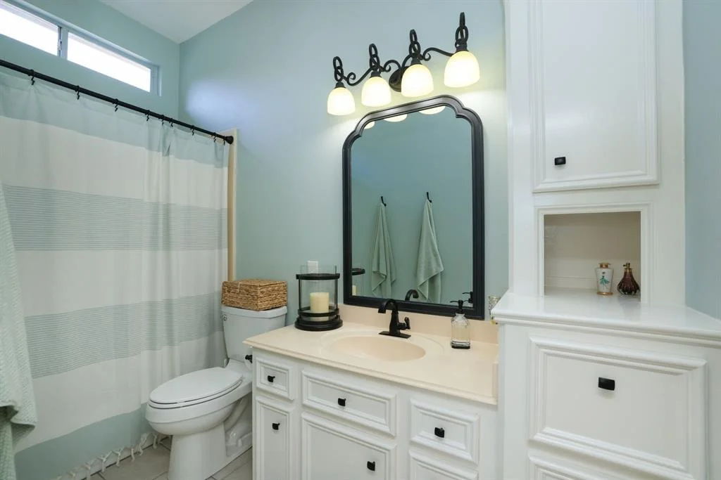 Photo of 17102 Oak Dale Drive