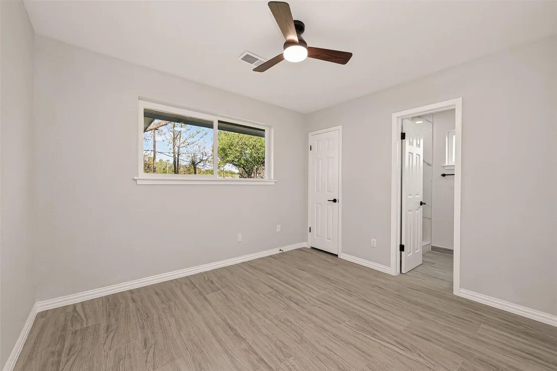 Photo of 118 W Doverfield Drive