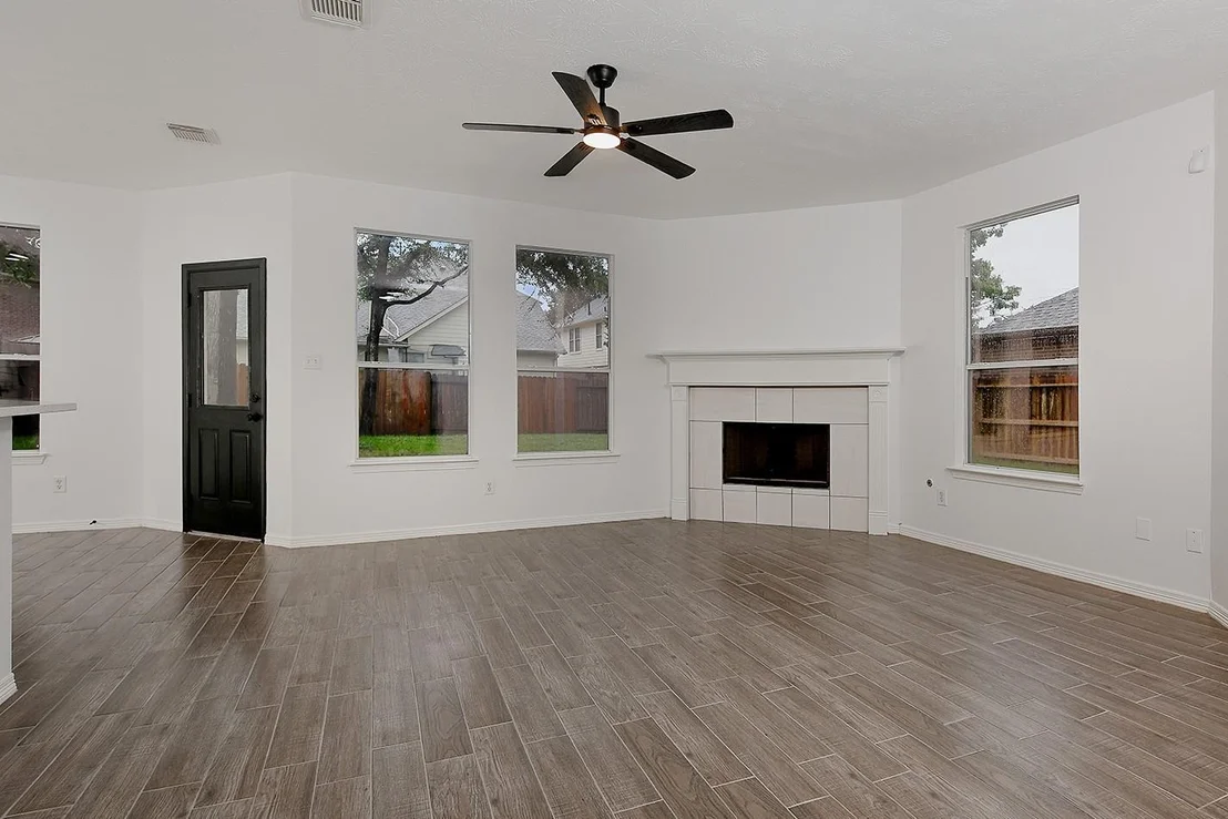 Photo of 2037 Borthwick Lane