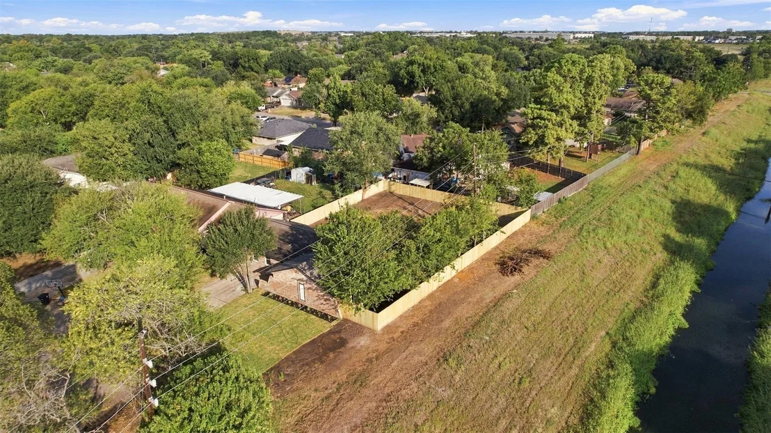 Photo of 7502 Woodsman Trail