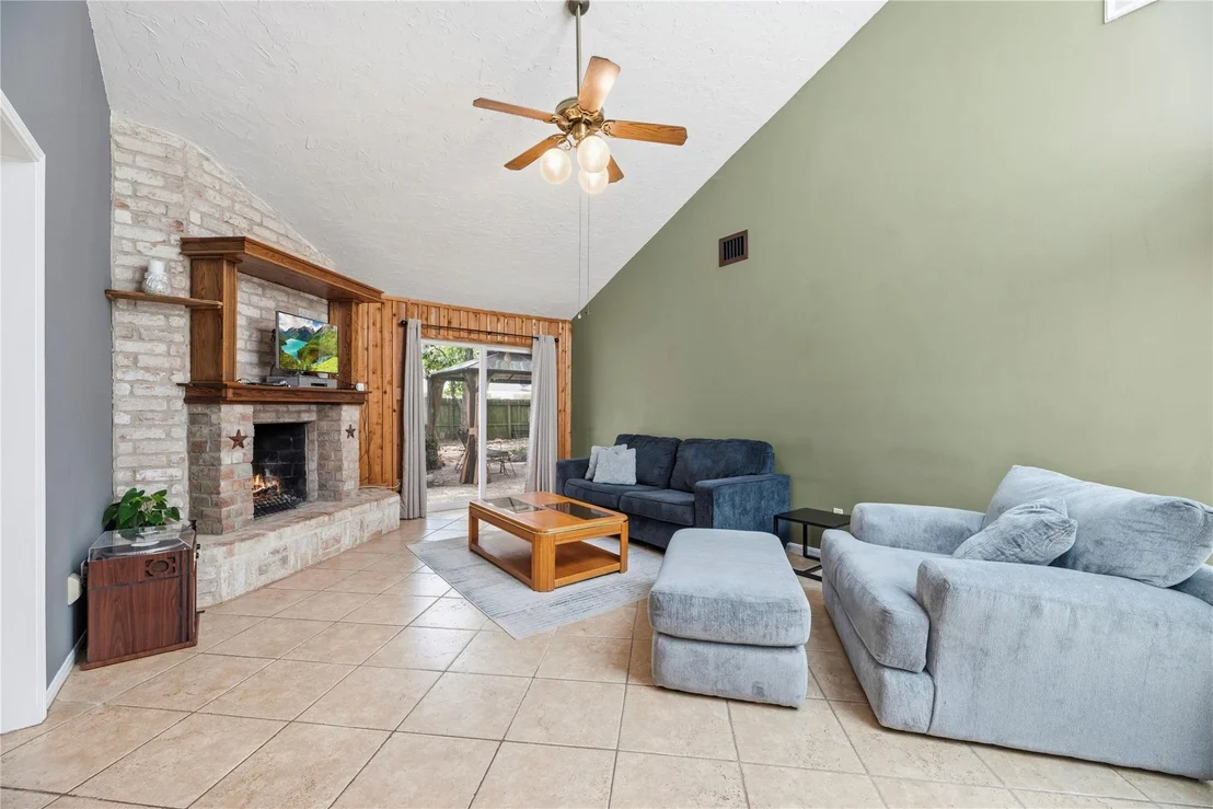 Photo of 14203 Wickersham Lane