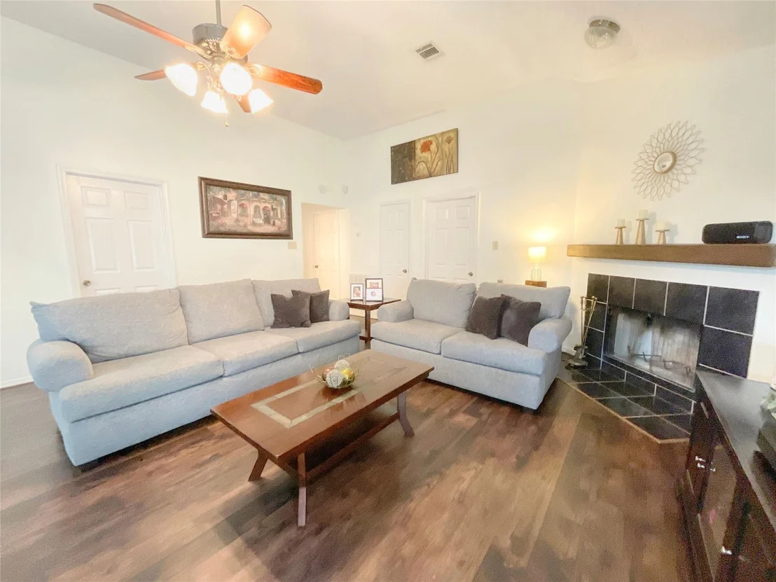 Photo of 1155 Holbech Lane