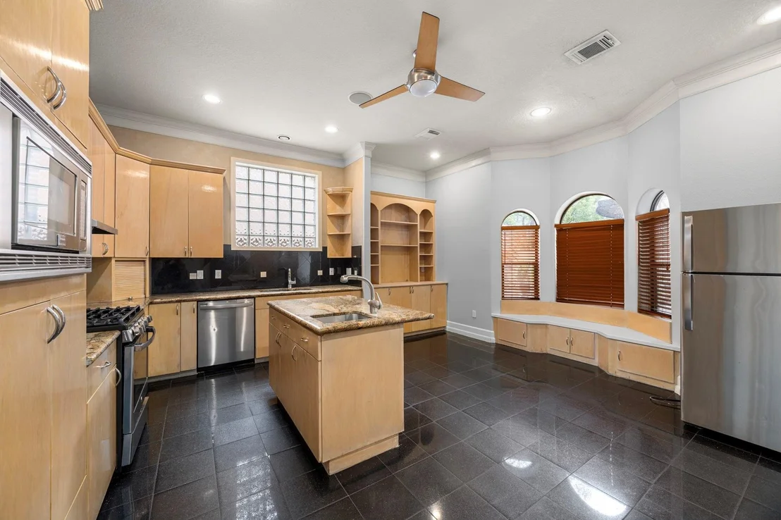 Photo of 4039 Browning Street