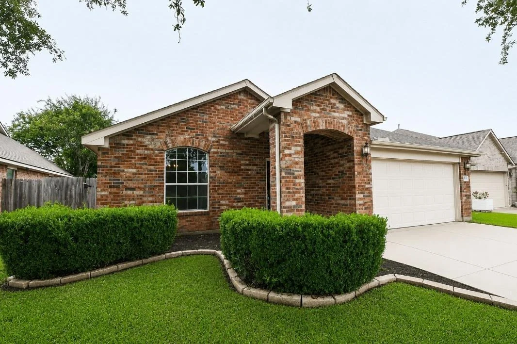 Photo of 18006 Willow Cliff Lane