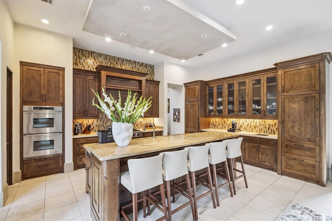 Photo of 322 Crestwood Drive