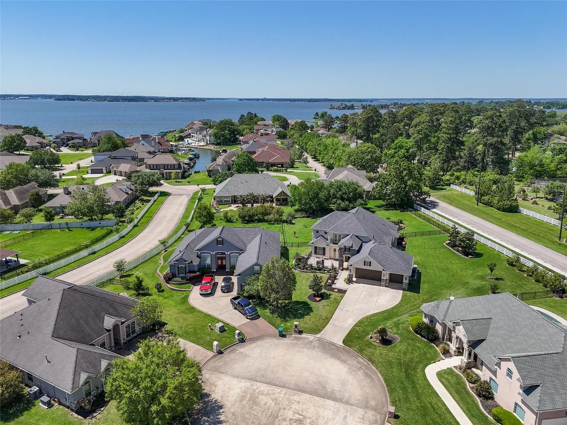 Photo of 5924 Oak Leaf Court