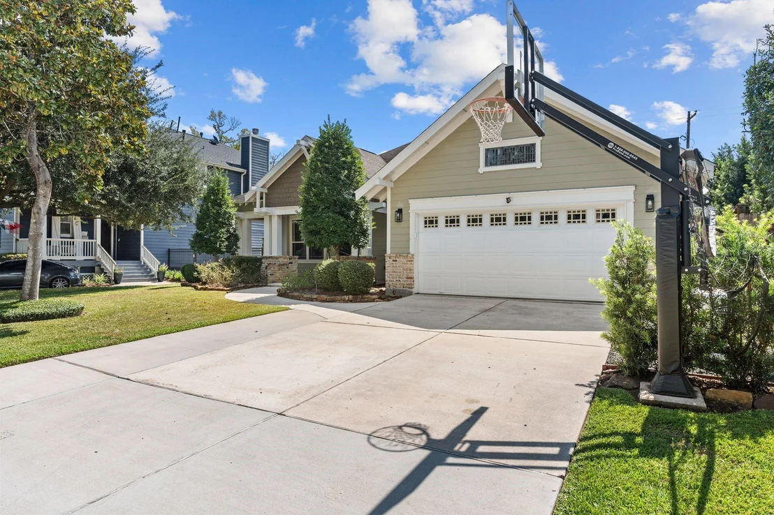 Photo of 1321 Chamboard Lane