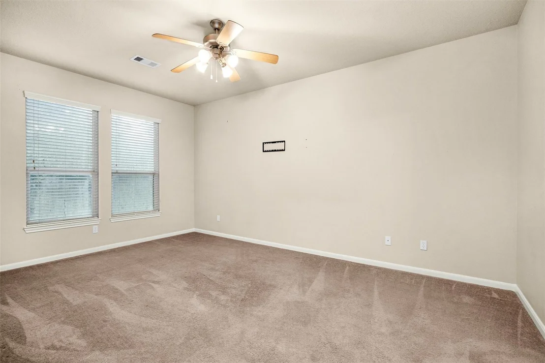Photo of 996 Oak Glen Drive