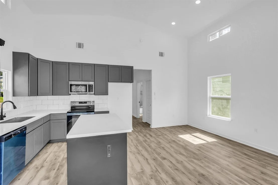 Photo of 117 Rain Forest Road