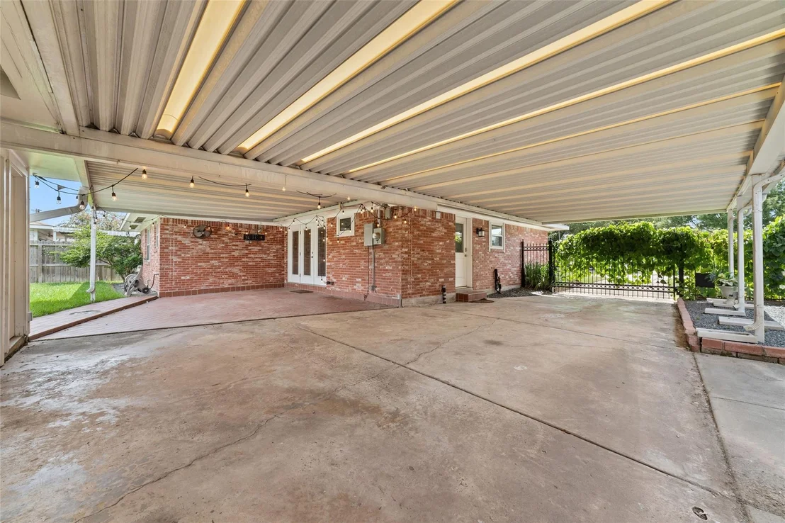 Photo of 2127 Lazybrook Drive