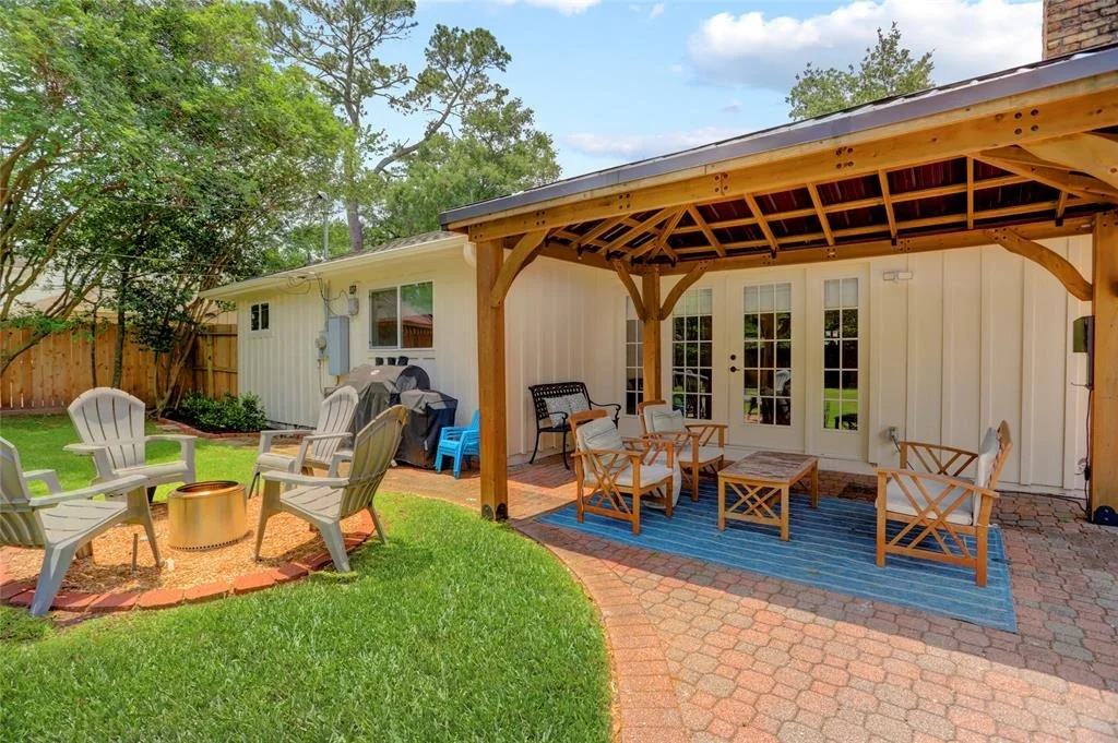 Photo of 834 Saint George Lane