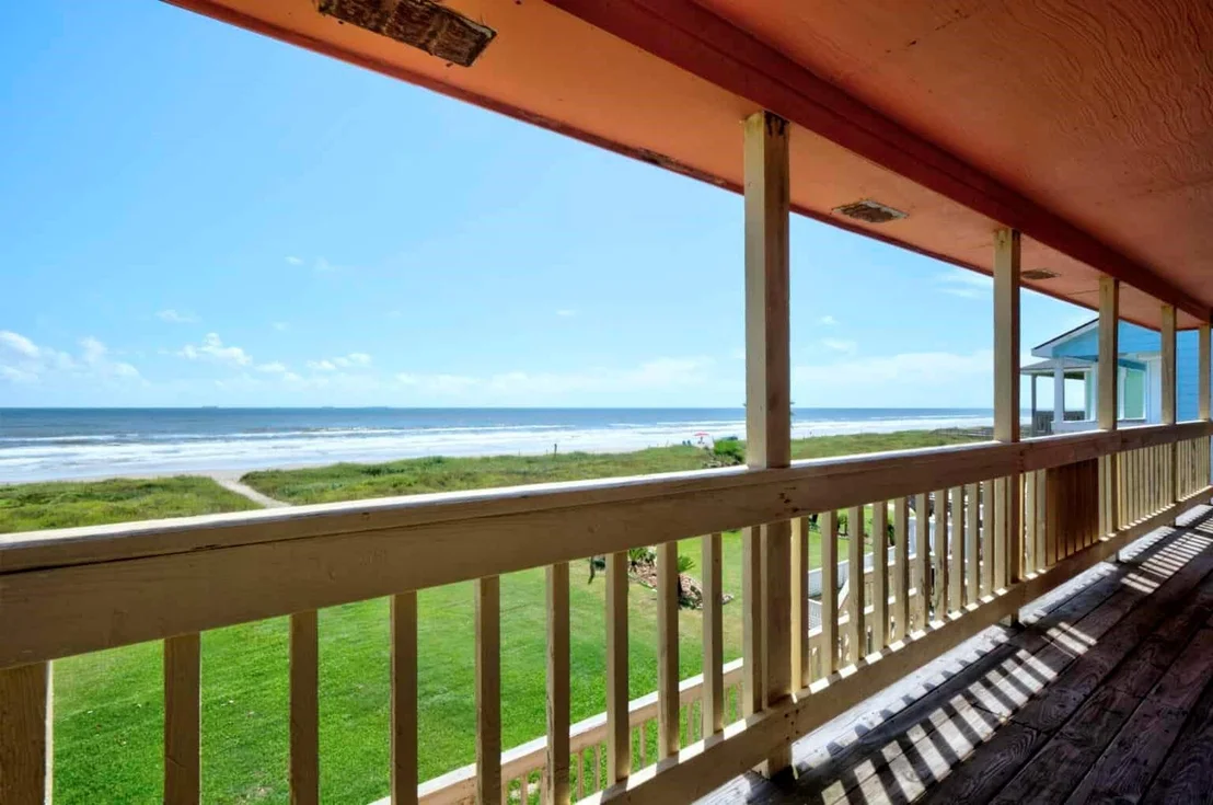 Photo of 2446 Bluewater Highway