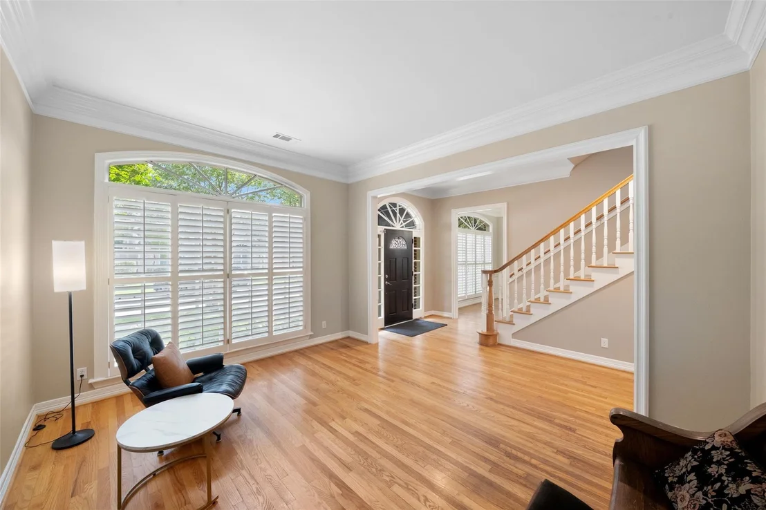 Photo of 3812 Riley Street