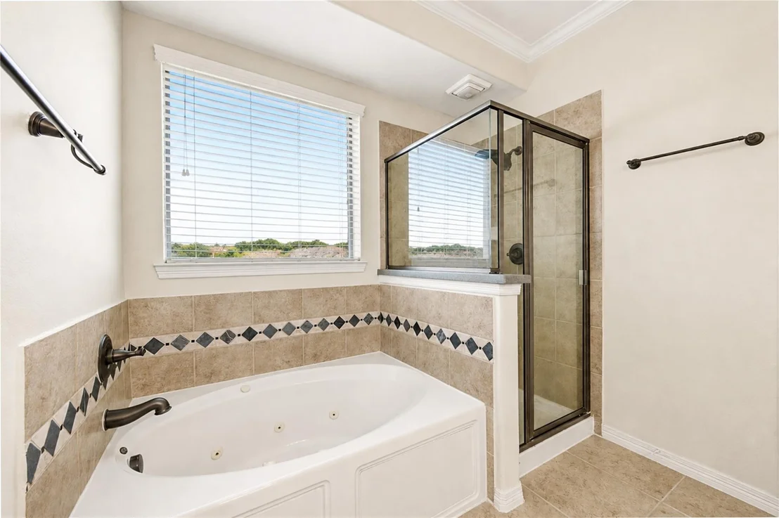 Photo of 2844 Torano