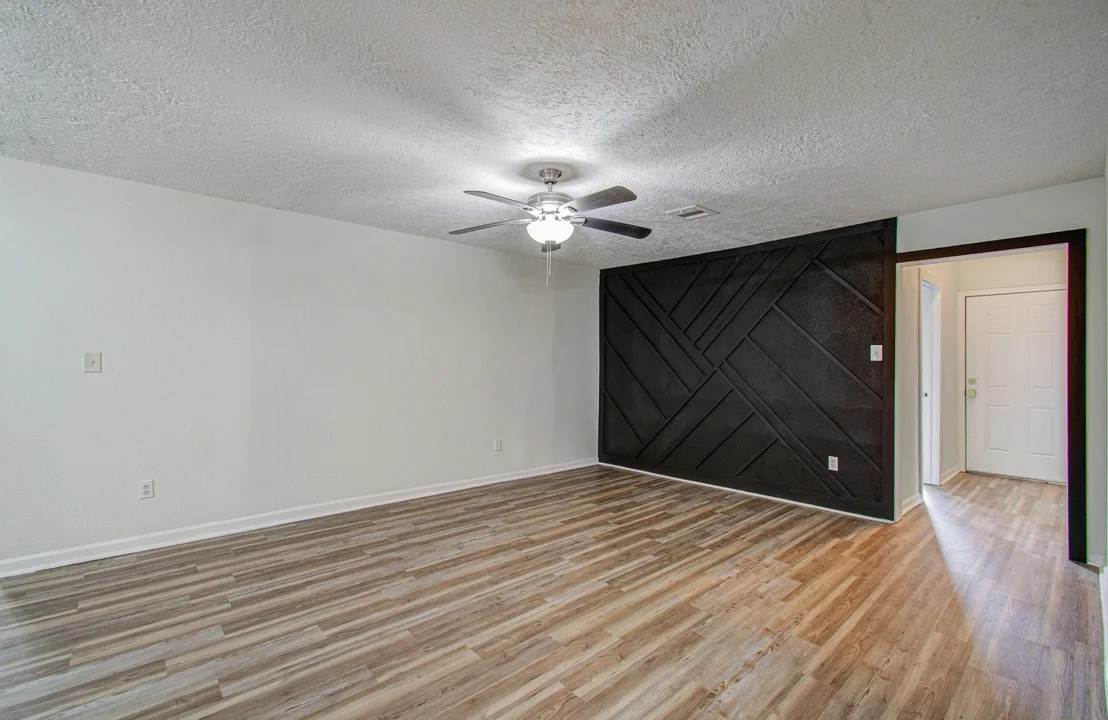 Photo of 5634 Ridgeway Drive