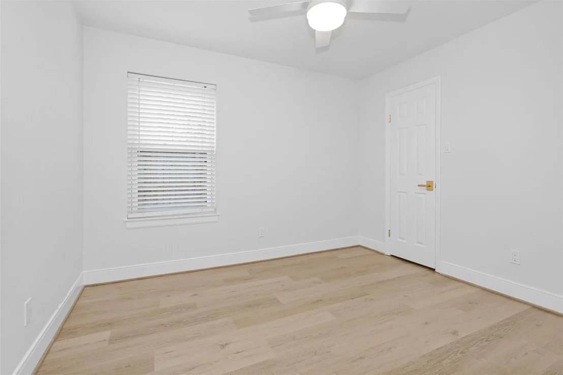 Photo of 147 E Pathfinders Circle