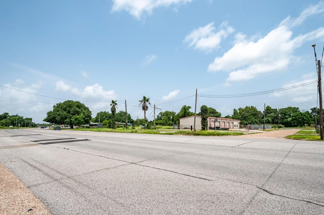 Photo of 915 Highway 90