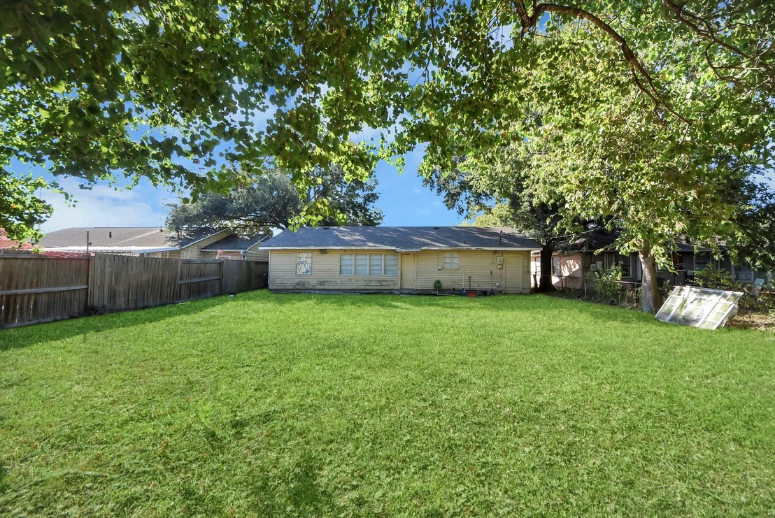 Photo of 904 Sunset Dr Drive