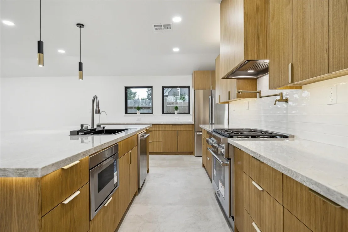 Photo of 1423 Mapleton Drive