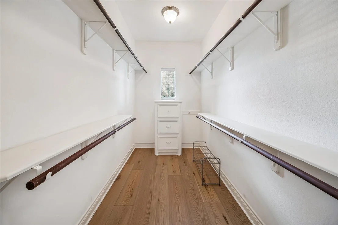 Photo of 17412 Waterview Drive