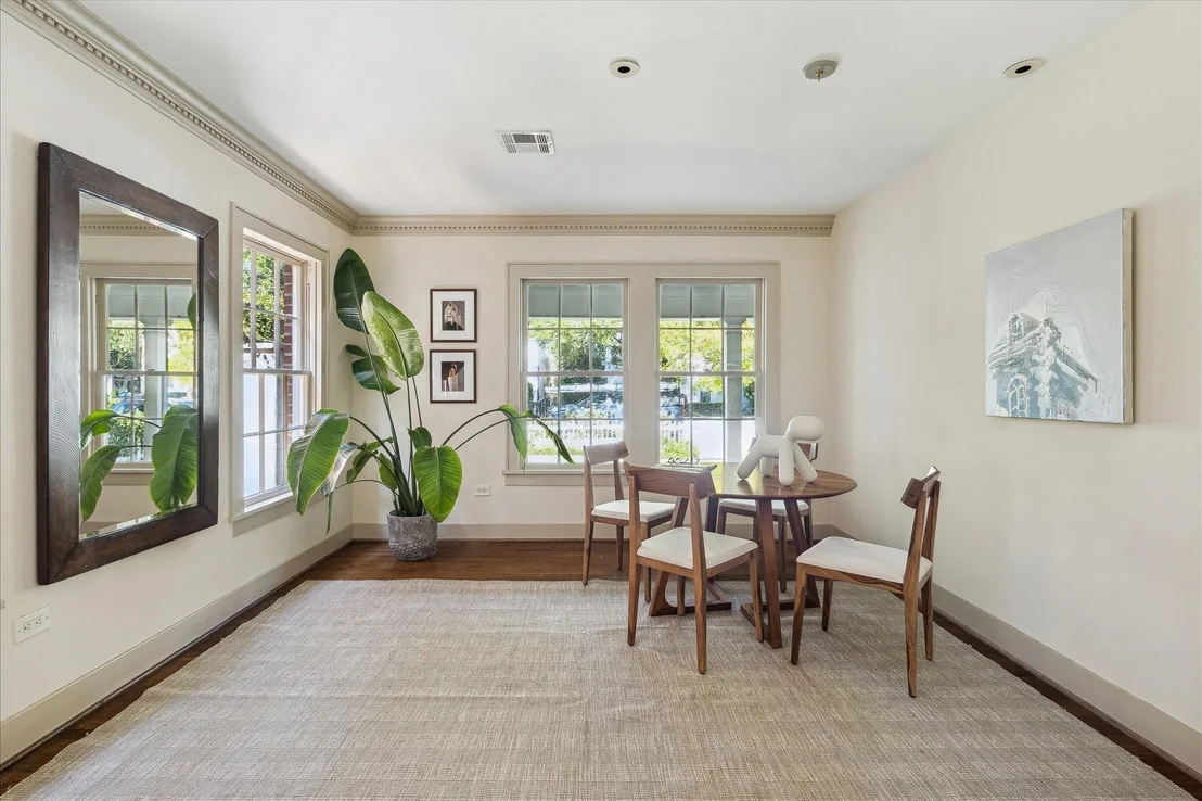 Photo of 1807 Albans Road