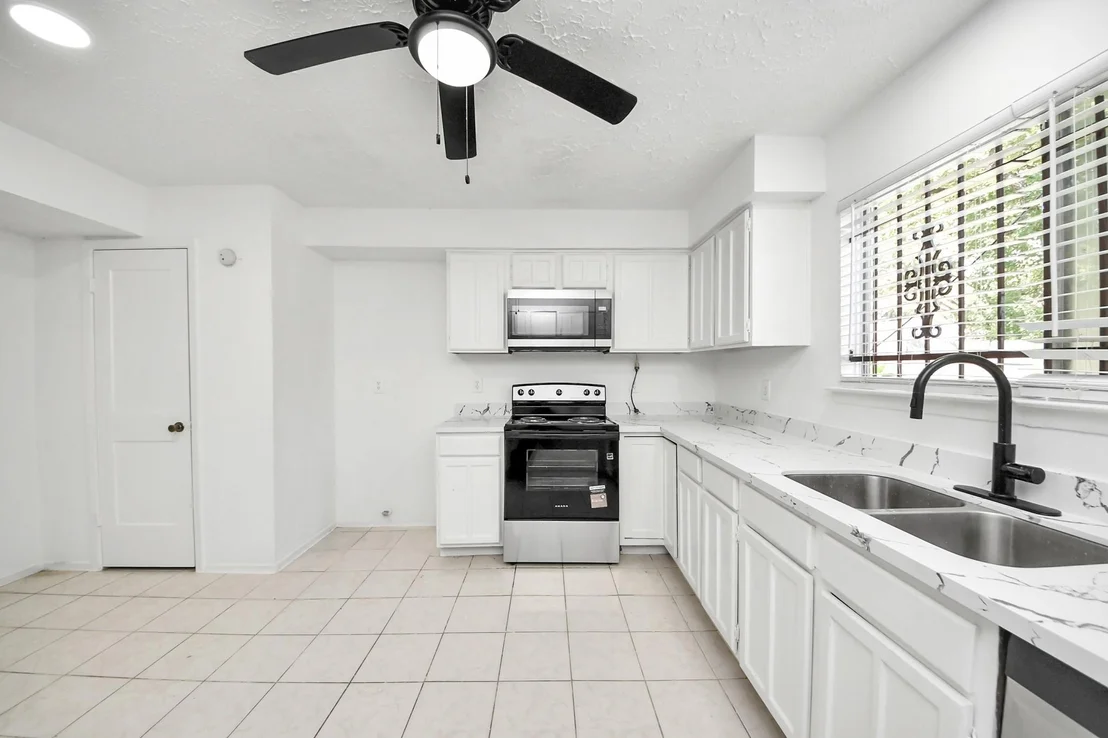 Photo of 13402 Pecan Oak Drive