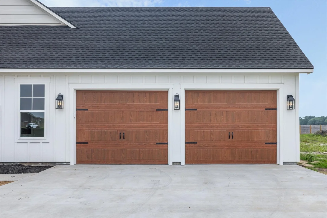 Photo of 112 Court Side Drive