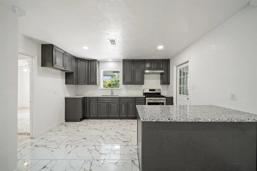 Photo of 3210 Thornwood Drive