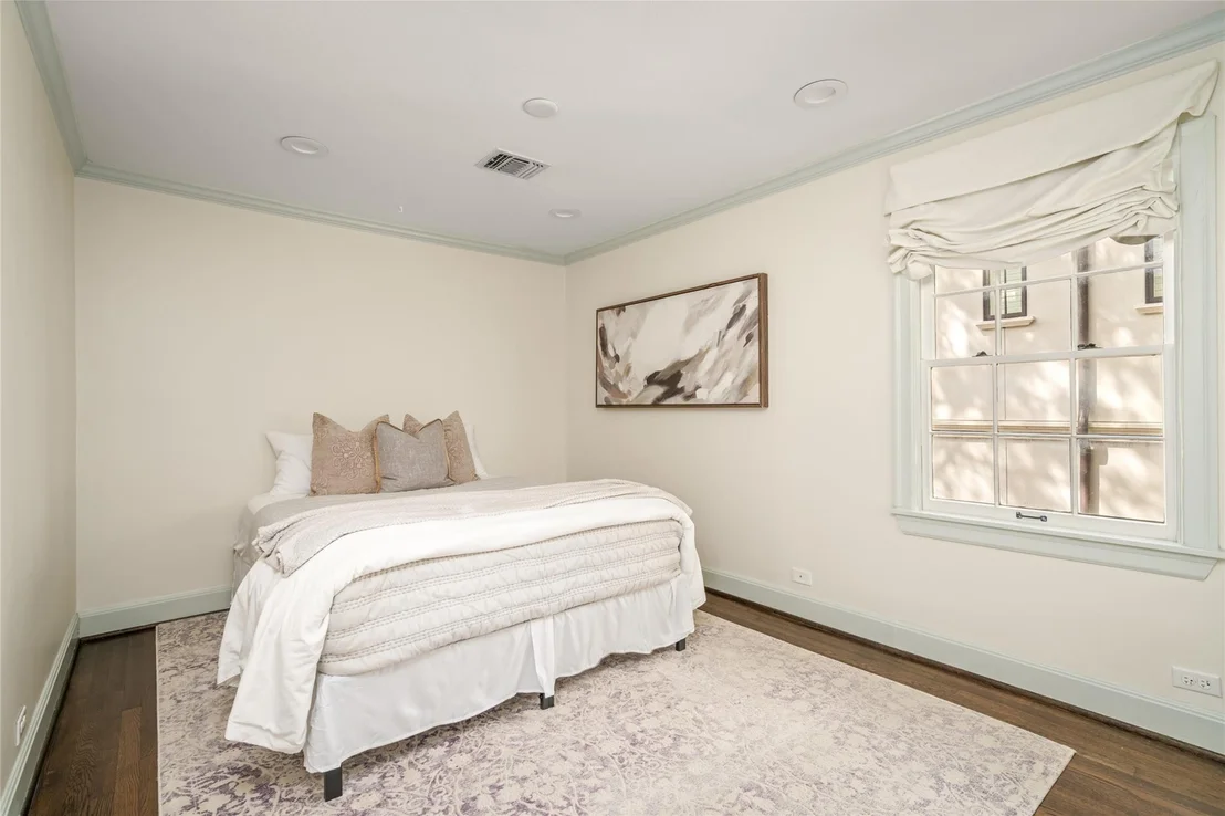 Photo of 3105 Locke Lane