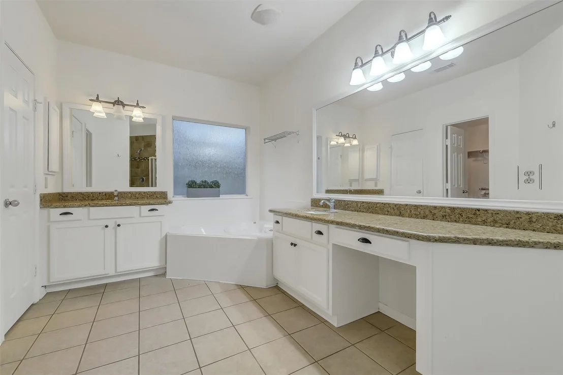 Photo of 30214 Vinebriar Drive